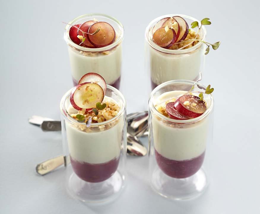Bavarese di Roquefort con uva e noci Protein