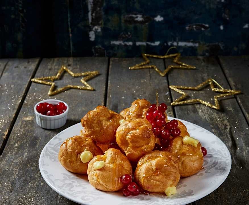 Bignè glassati con crema pasticcera al profumo d'arancia Low Carb