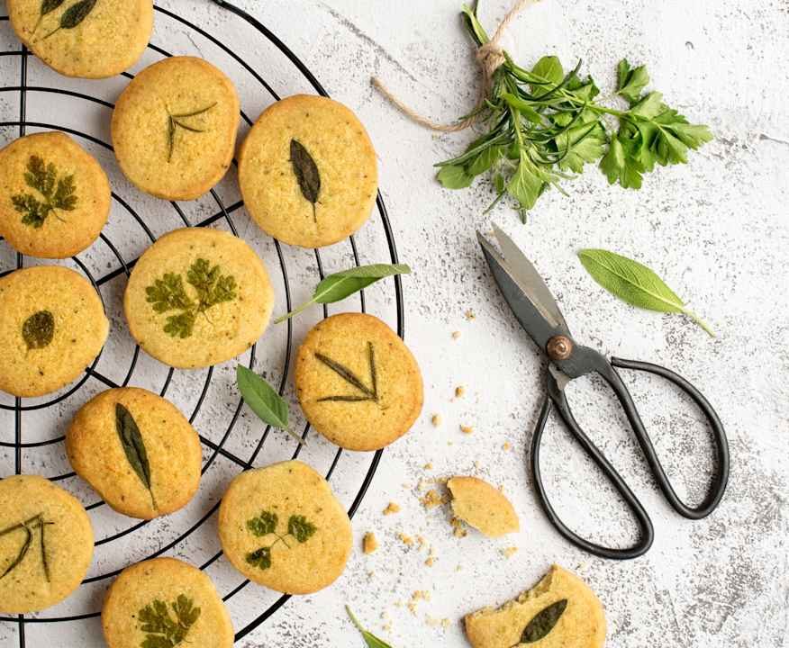 Biscotti alle erbe aromatiche e Parmigiano Reggiano Low Fat