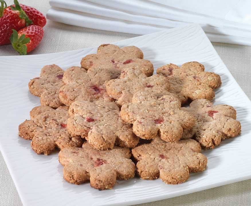 Biscotti leggeri con fragola e nocciole Protein