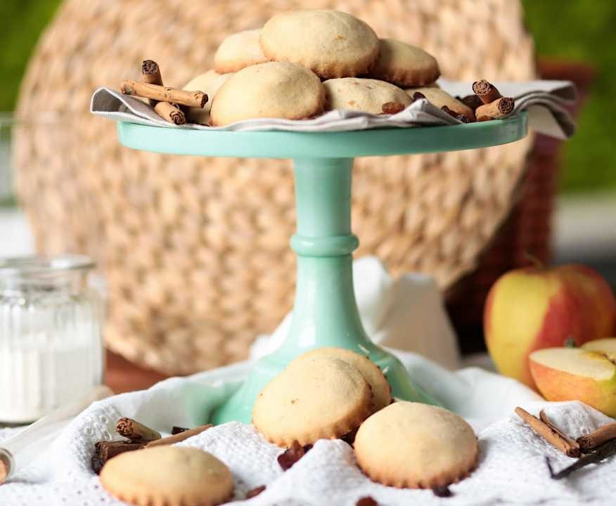 Biscottini alle mele (di Erica Liverani)