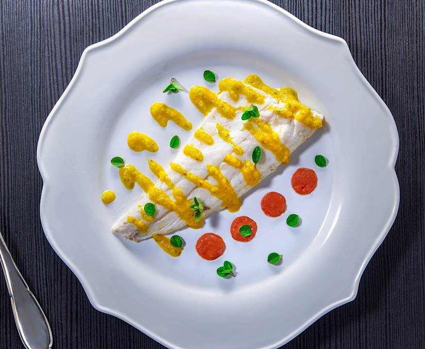 Branzino alle erbe aromatiche con salsa all'arancia Low Carb