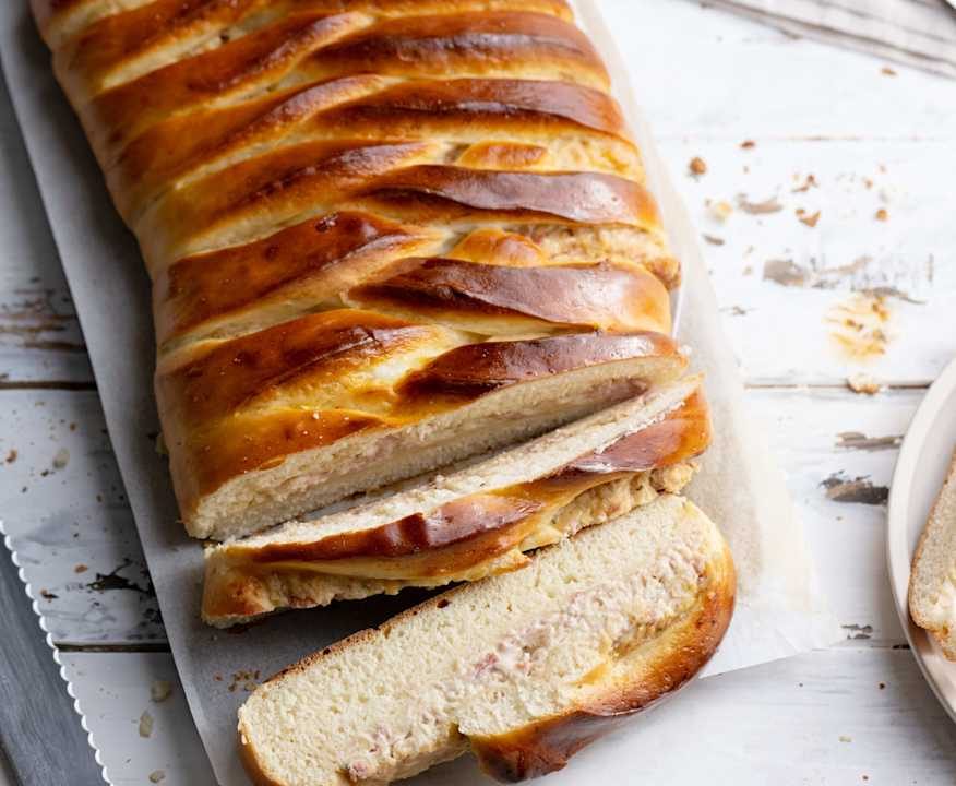 Brioche salata prosciutto, formaggio e cipolle Protein