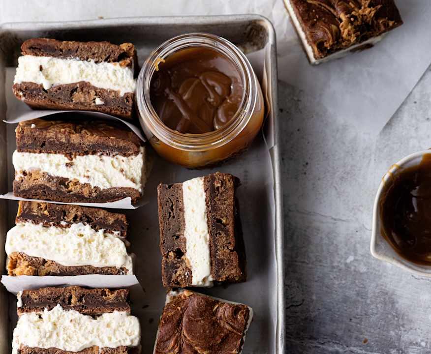 Brownie sandwich al burro d'arachidi e gelato yogurt Low Carb
