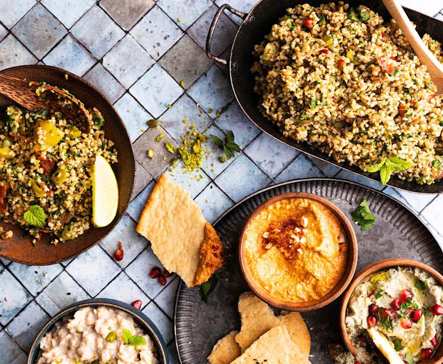 Brunch greco (bulgur, focaccia, porrige e crema melanzane e peperoni)