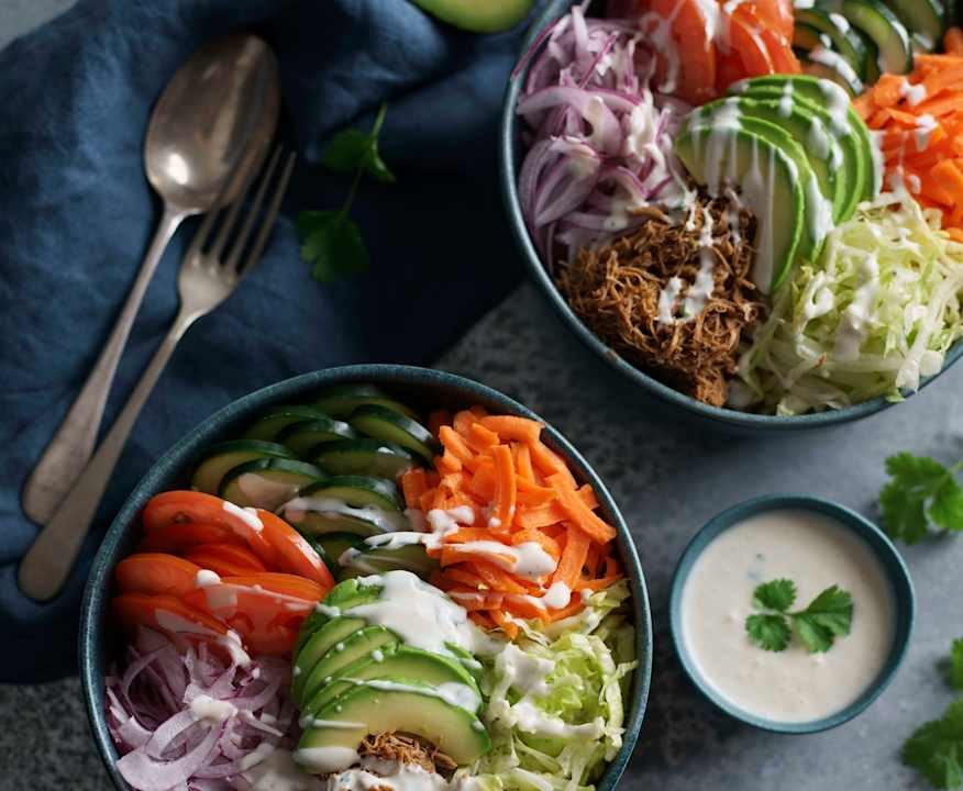 Buddha bowl riso, verdure e pollo