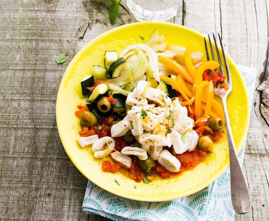 Calamari alla provenzale con fantasia di verdure