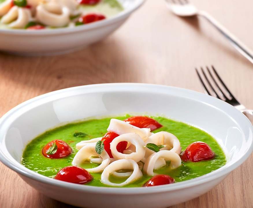 Calamari su crema di piselli e pomodori Protein