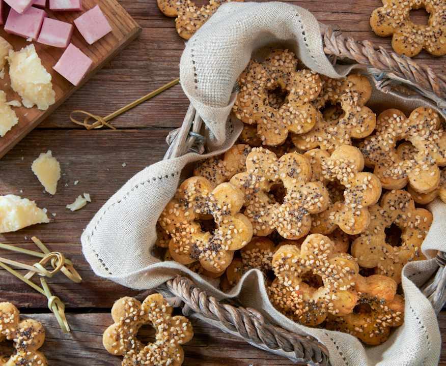 Canestrelli salati al formaggio e frutta secca Low Fat
