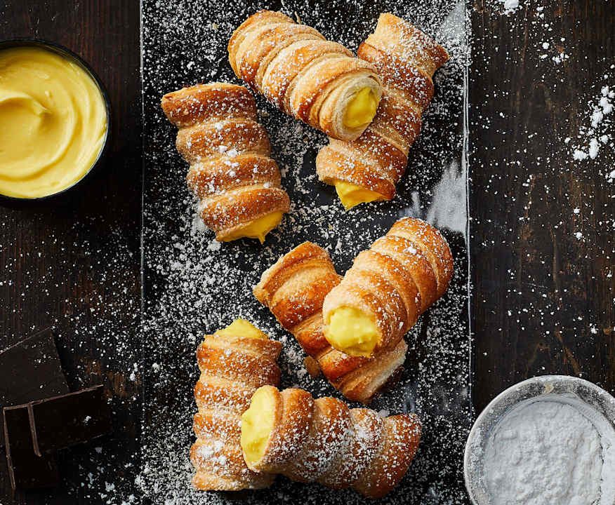 Cannoncini alla crema pasticcera e cioccolato Protein