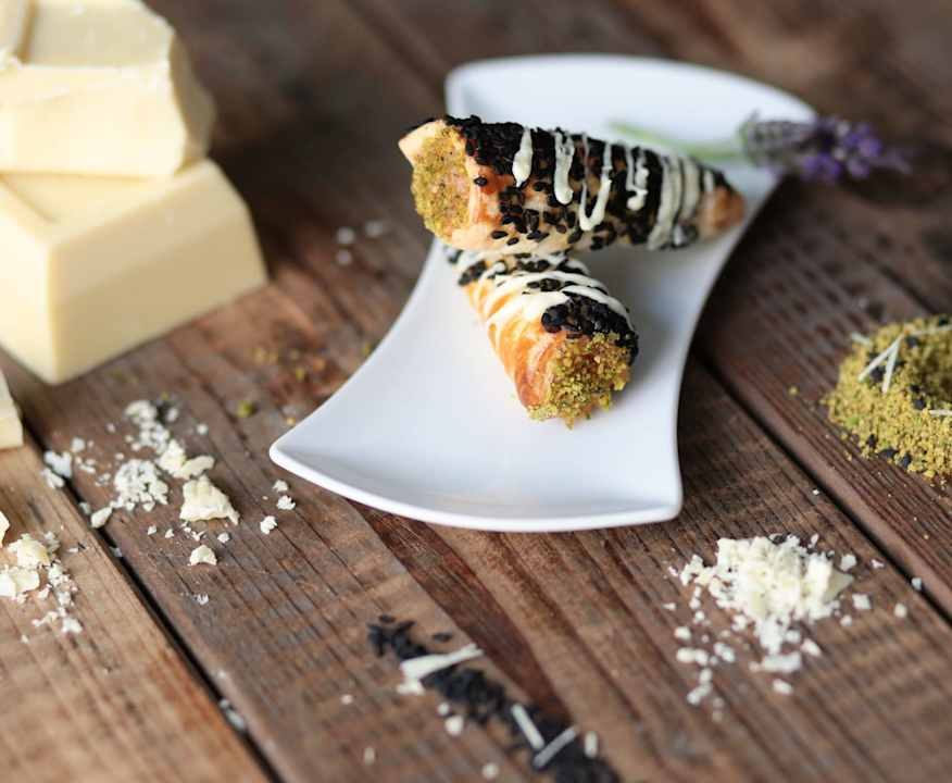 Cannoncino al salmone affumicato e cioccolato bianco (di Sebastiano Rovida) Low Carb