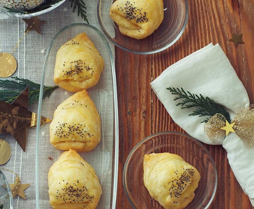 Cappelletti di sfoglia al salmone affumicato e semi di papavero Low Carb
