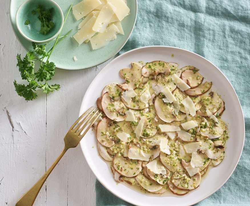 Carpaccio di funghi e Parmigiano Reggiano