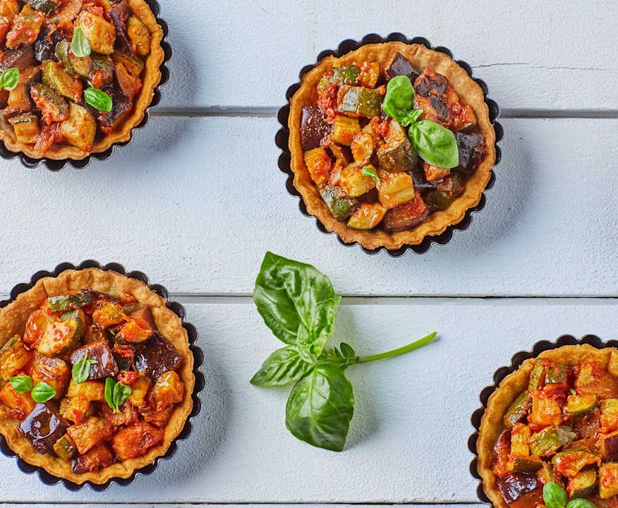 Cestini di brisèe con caponata di zucchine e melanzane Protein