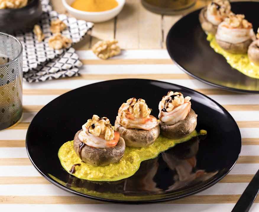 Champignon ripieni con gamberi su crema di curcuma Protein