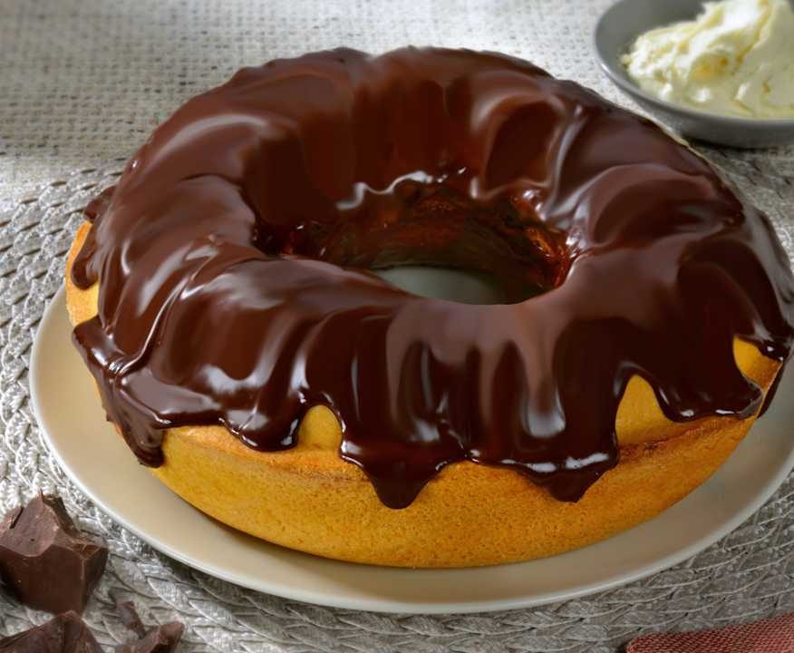 Ciambella ricoperta al cioccolato