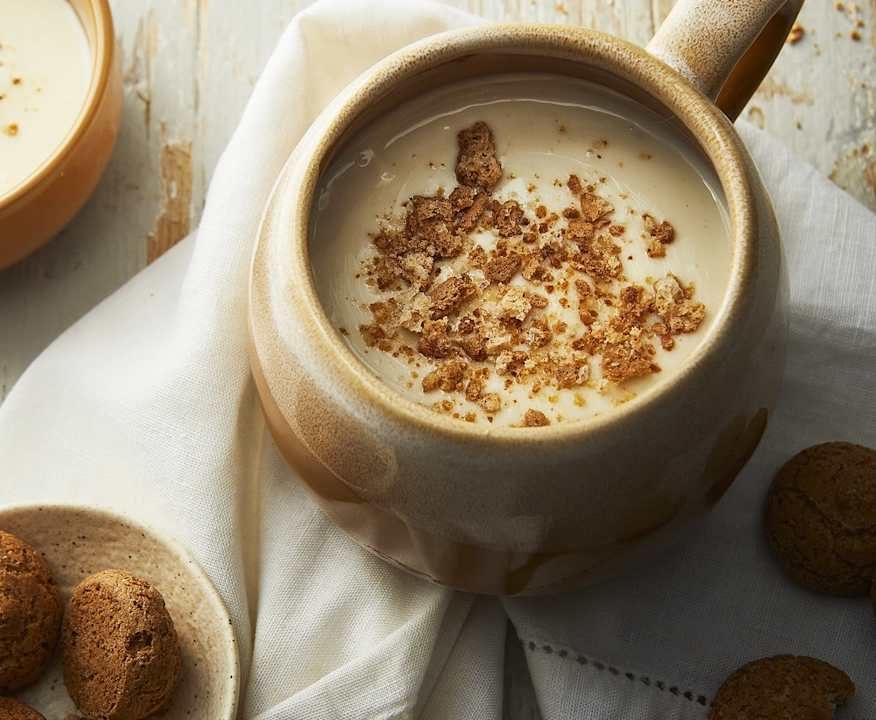 Cioccolata bianca calda agli amaretti Protein