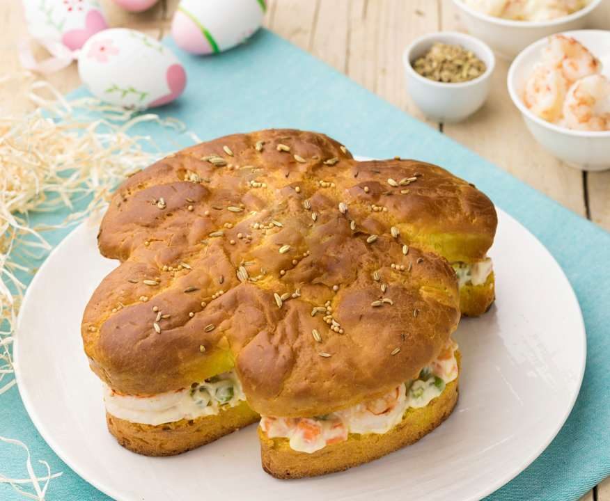Colomba salata alla curcuma con verdure e gamberi Low Carb