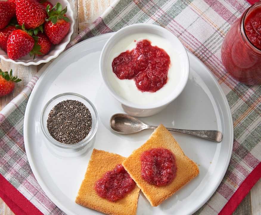 Composta di fragole e semi di chia (senza zuccheri aggiunti) Low Fat