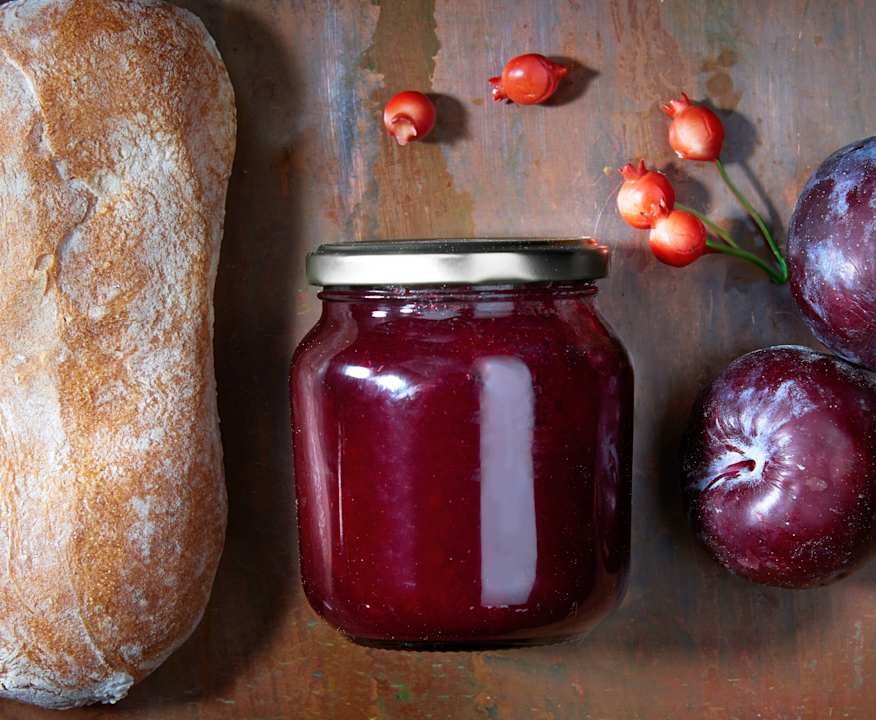 Composta di prugne e rosa canina (a ridotto contenuto di zuccheri) Low Carb