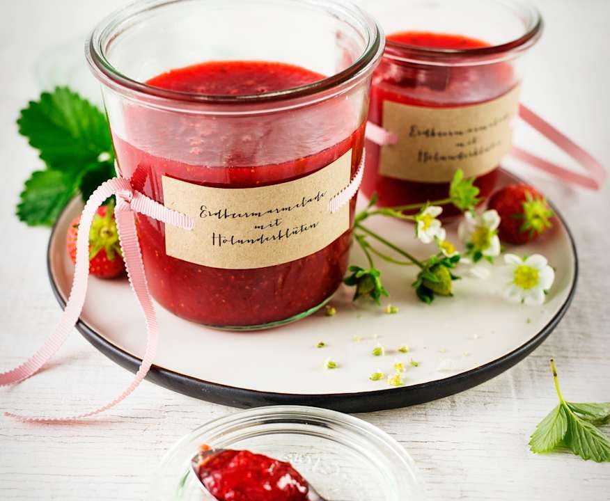 Confettura di fragole e fiori di sambuco Low Carb
