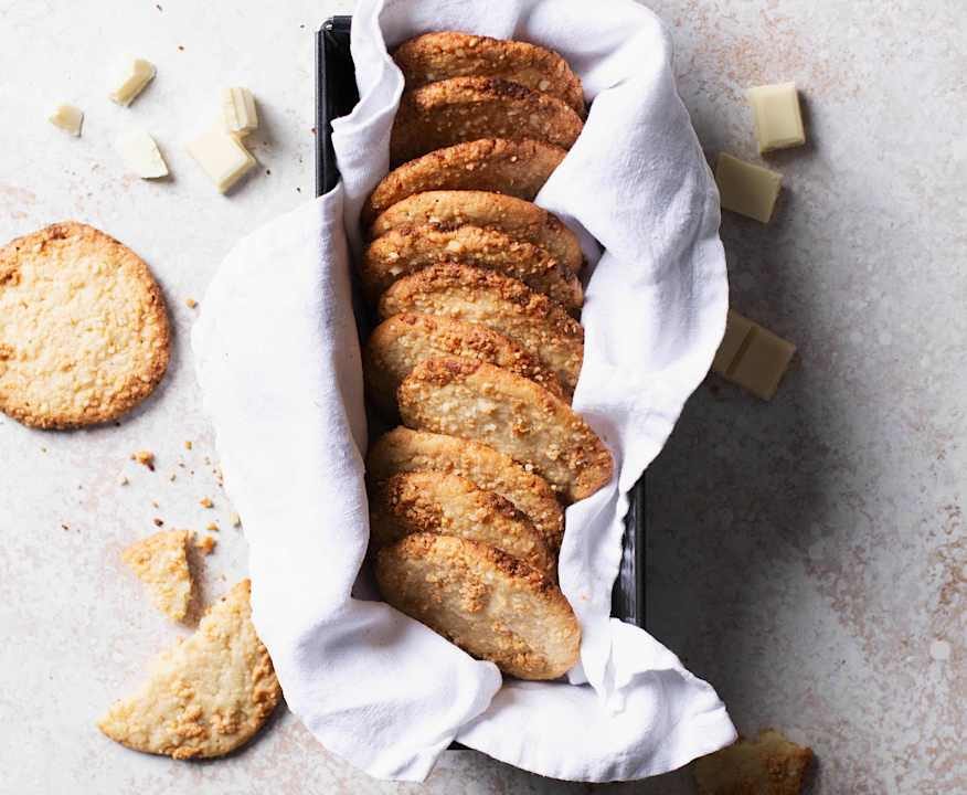 Cookies al cioccolato bianco e noci macadamia