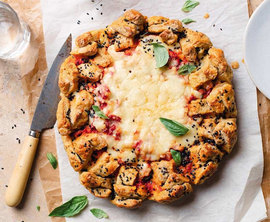 Corona di pane con olive, pancetta e cheddar (senza glutine) Low Fat