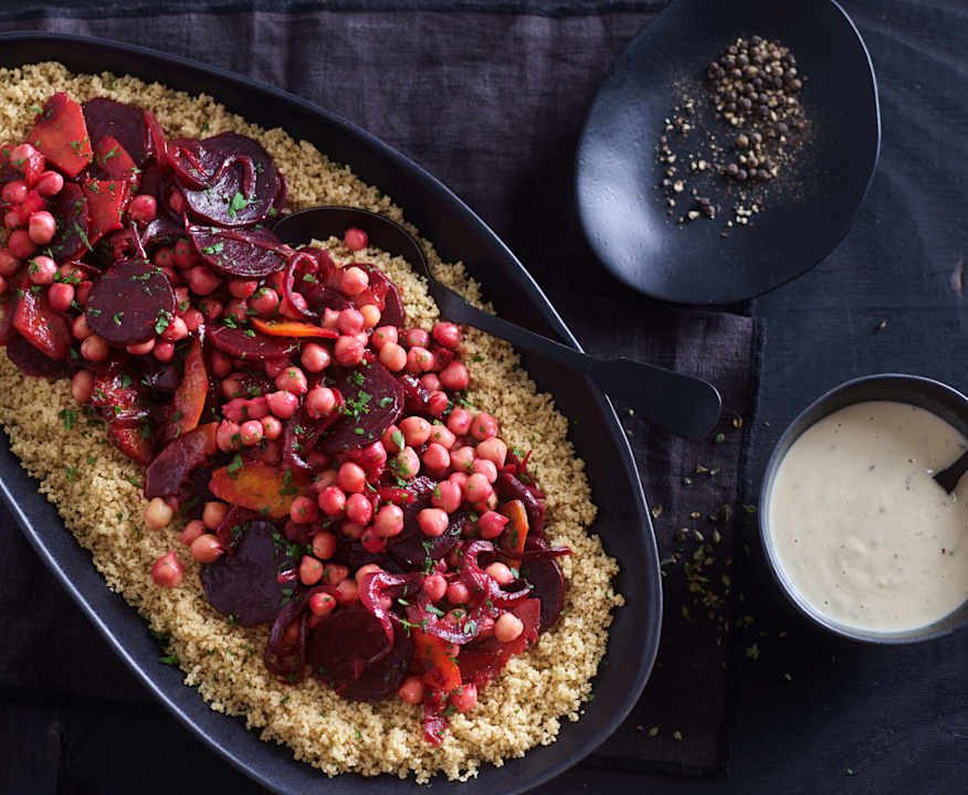 Cous cous di zucca, barbabietola e ceci con salsa tahini Protein