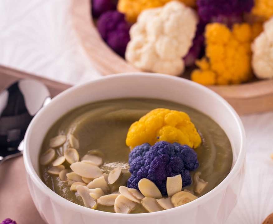 Crema di cavolfiori colorati e mandorle Protein