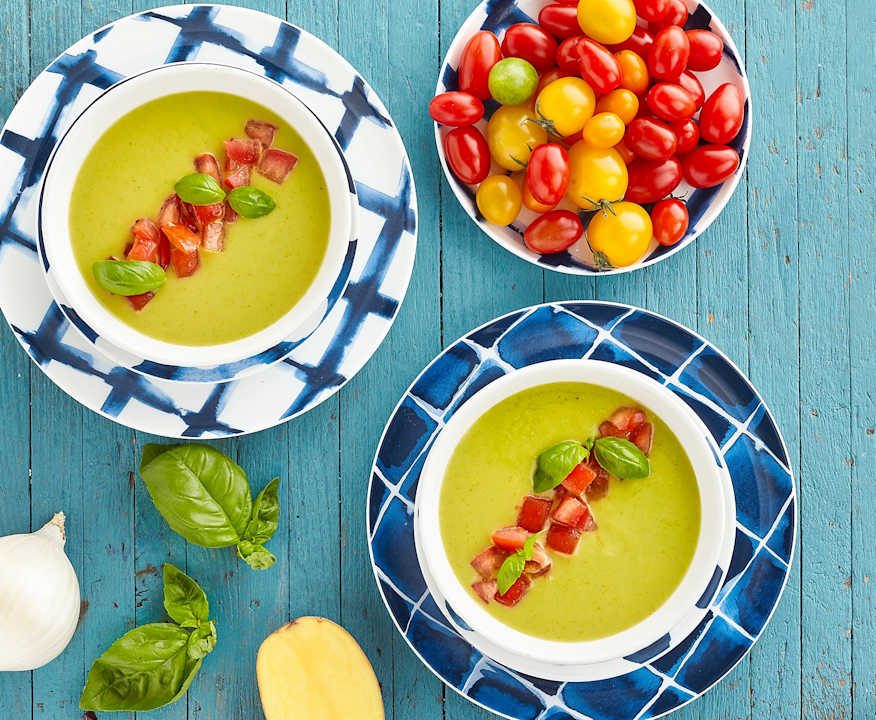 Crema di zucchine con dadolata di pomodori Protein