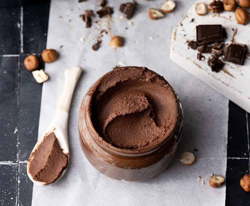 Crema spalmabile alle nocciole e cioccolato fondente Low Carb