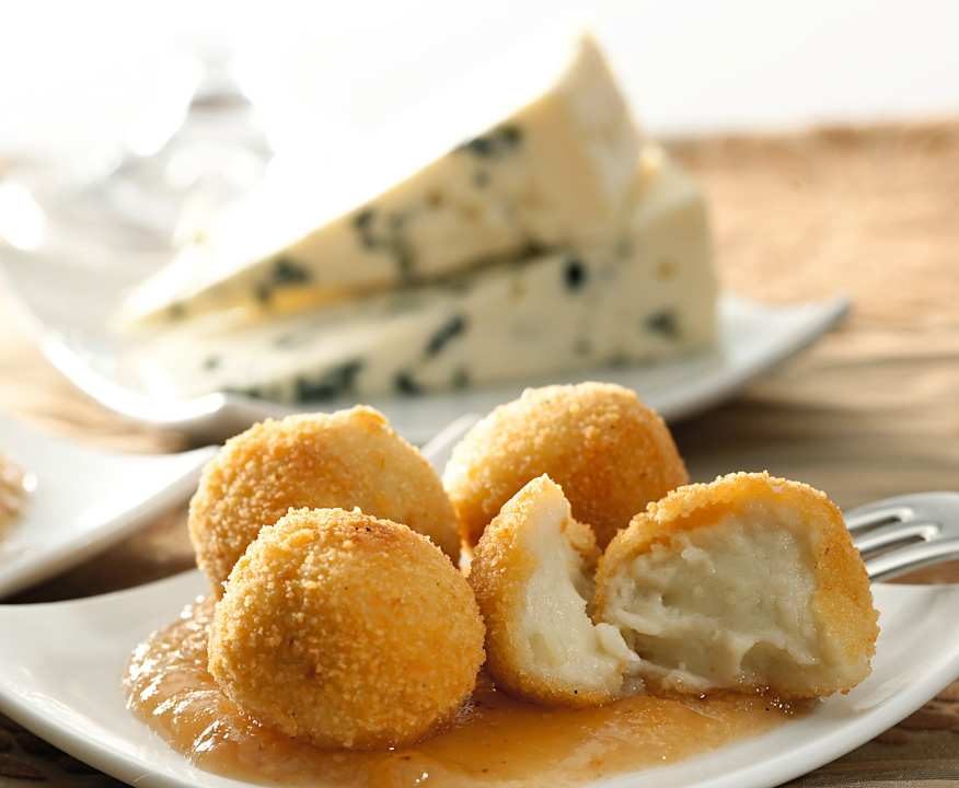Crocchette con Gorgonzola e salsa alle mele cotogne Low Carb