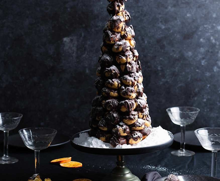 Croquembouche con crema all'arancio e cioccolato Protein