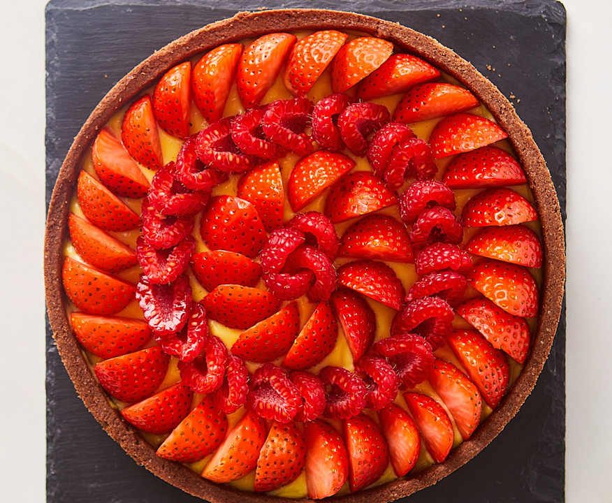 Crostata con fragole e lamponi, crema pasticcera e crema diplomatica (senza glutine) di Damiano Carrara Low Carb
