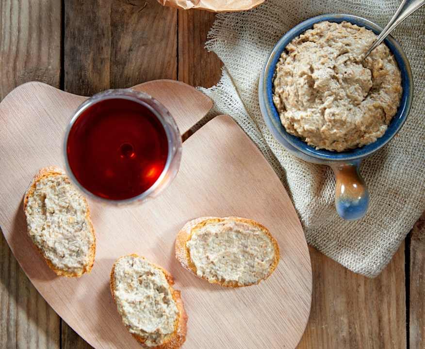 Crostini con crema di nocciole e funghi Protein
