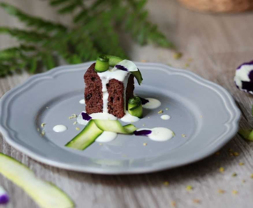Cubo soffice di zucchine, limone e carruba con glassa al limone (di Mirko Ronzoni) Protein