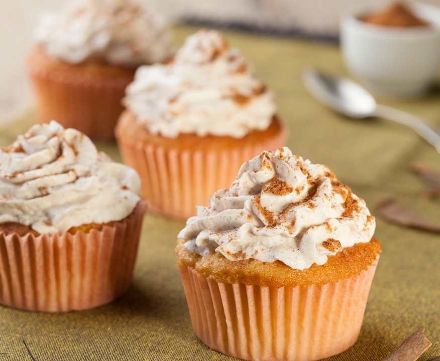 Cupcake alle mele con frosting alla ricotta e cannella Protein