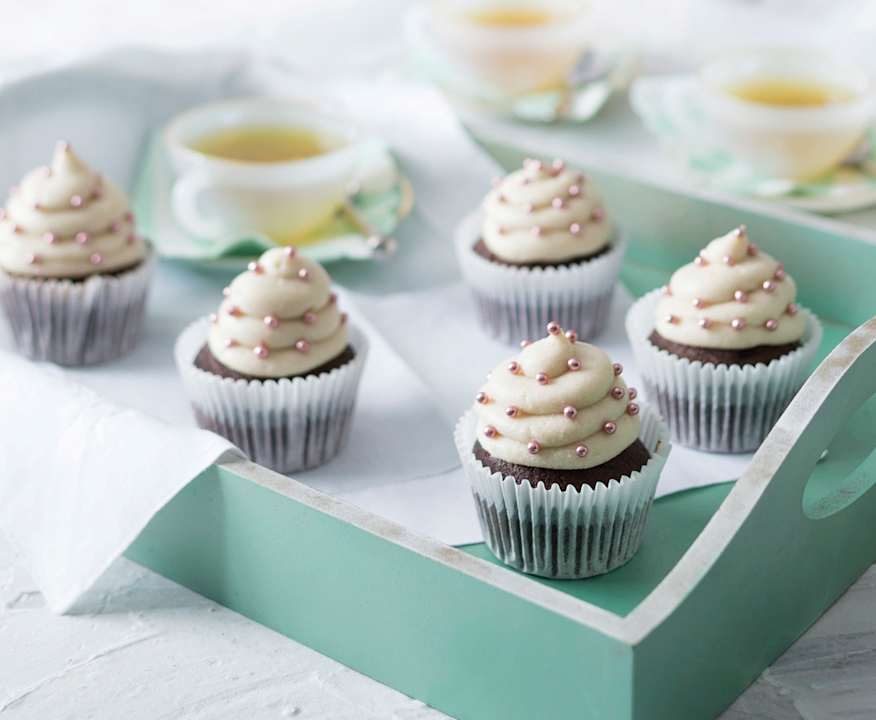 Cupcakes al cioccolato con glassa cocco-vaniglia (senza lattosio) Protein