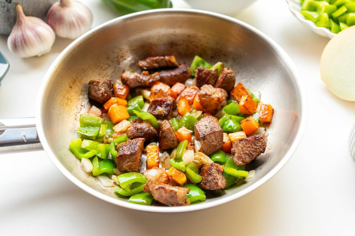 Facile Saltato di Manzo all'Asiatica: La Ricetta Nuova e Migliorata per una Carne Tenera e Vellutata Low Carb