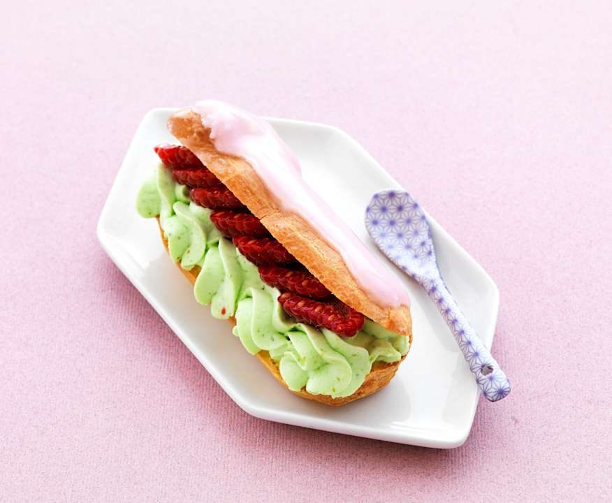 Éclair alla crema di lamponi e pistacchi  Protein