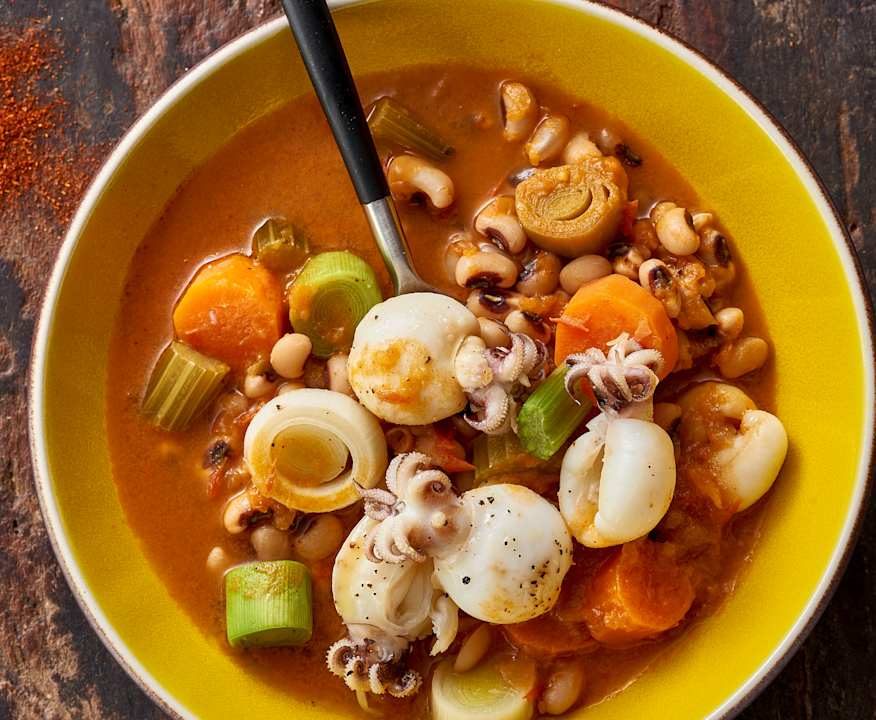 Fagioli dall'occhio a vapore e calamaretti Protein
