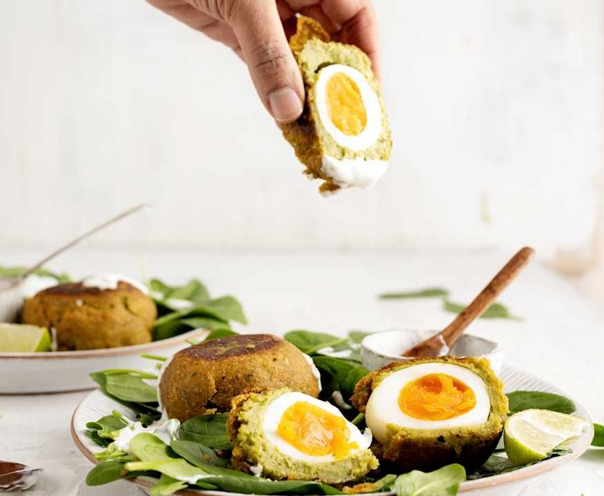 Falafel farciti di uova con salsa allo yogurt Low Carb