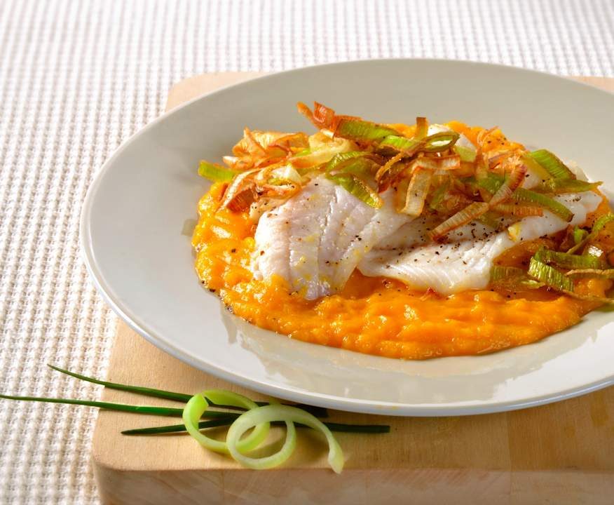 Filetti di cernia su crema di zucca e porri fritti Low Carb