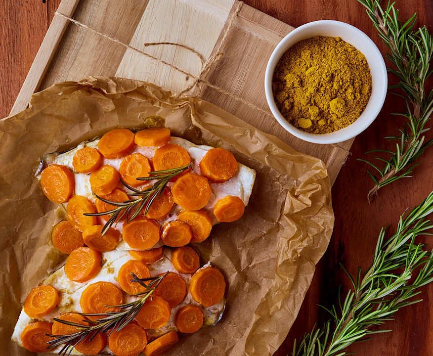 Filetti di orata al cartoccio con crema di lenticchie Protein