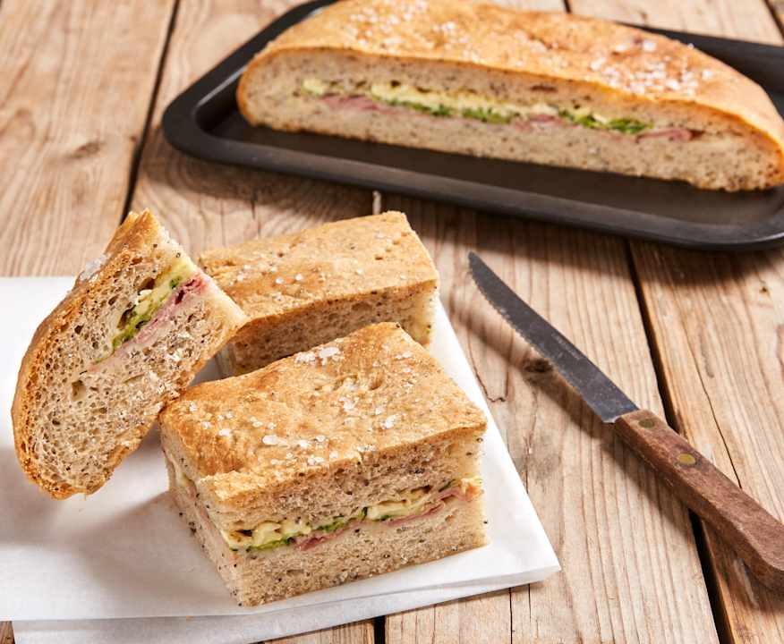 Focaccia ai semi di chia farcita Low Fat