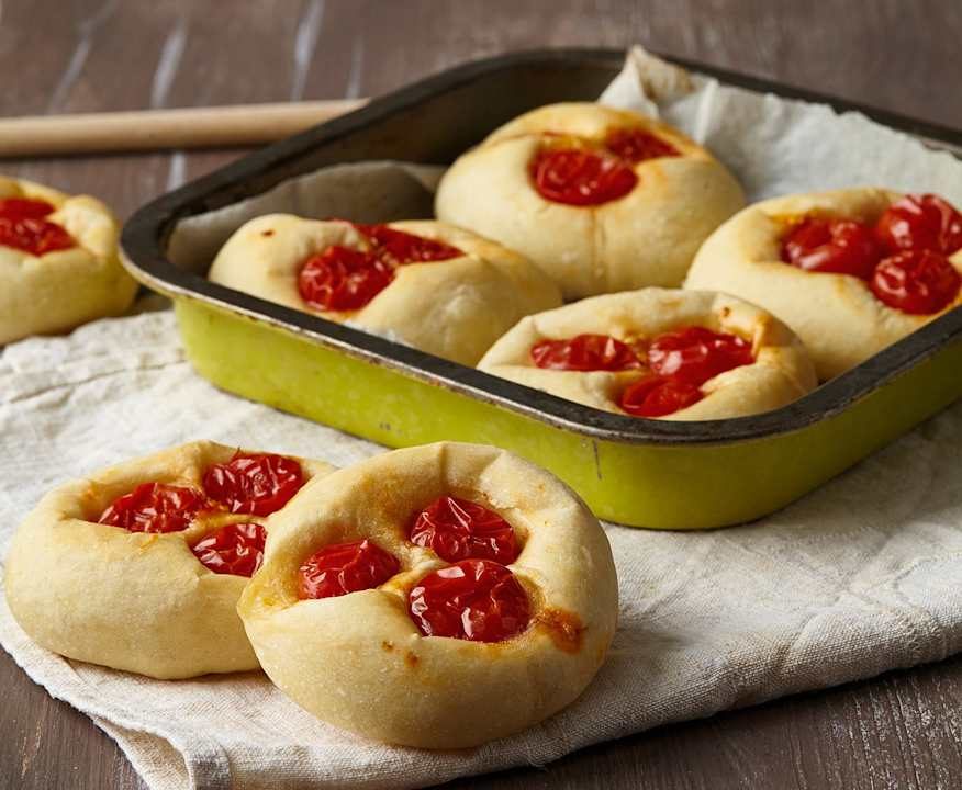 Focaccine con pomodorini