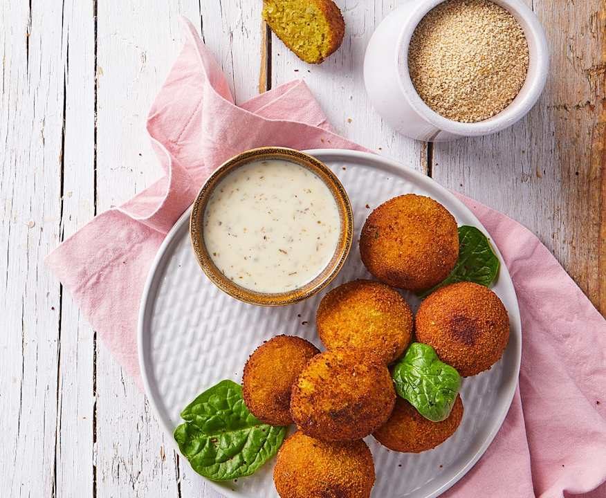 Frittelle di pane speziate con salsa Tzatziki Low Carb