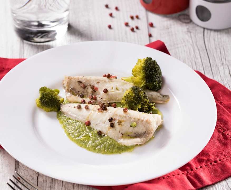 Gallinella al pepe rosa in crema di broccoli Low Fat