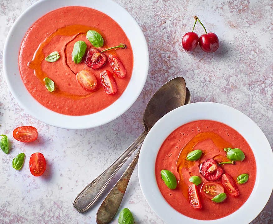 Gazpacho pomodori e ciliegie con crostini alle erbe Low Fat