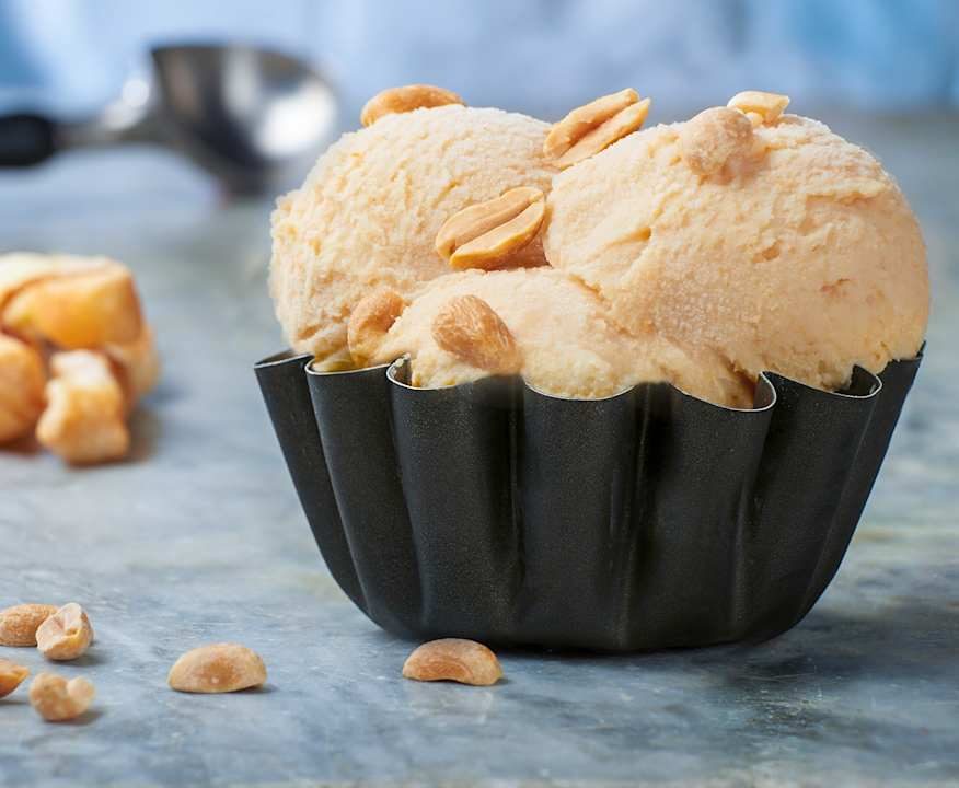 Gelato alle arachidi con stuzzichini di sfoglia e prosciutto crudo Low Fat